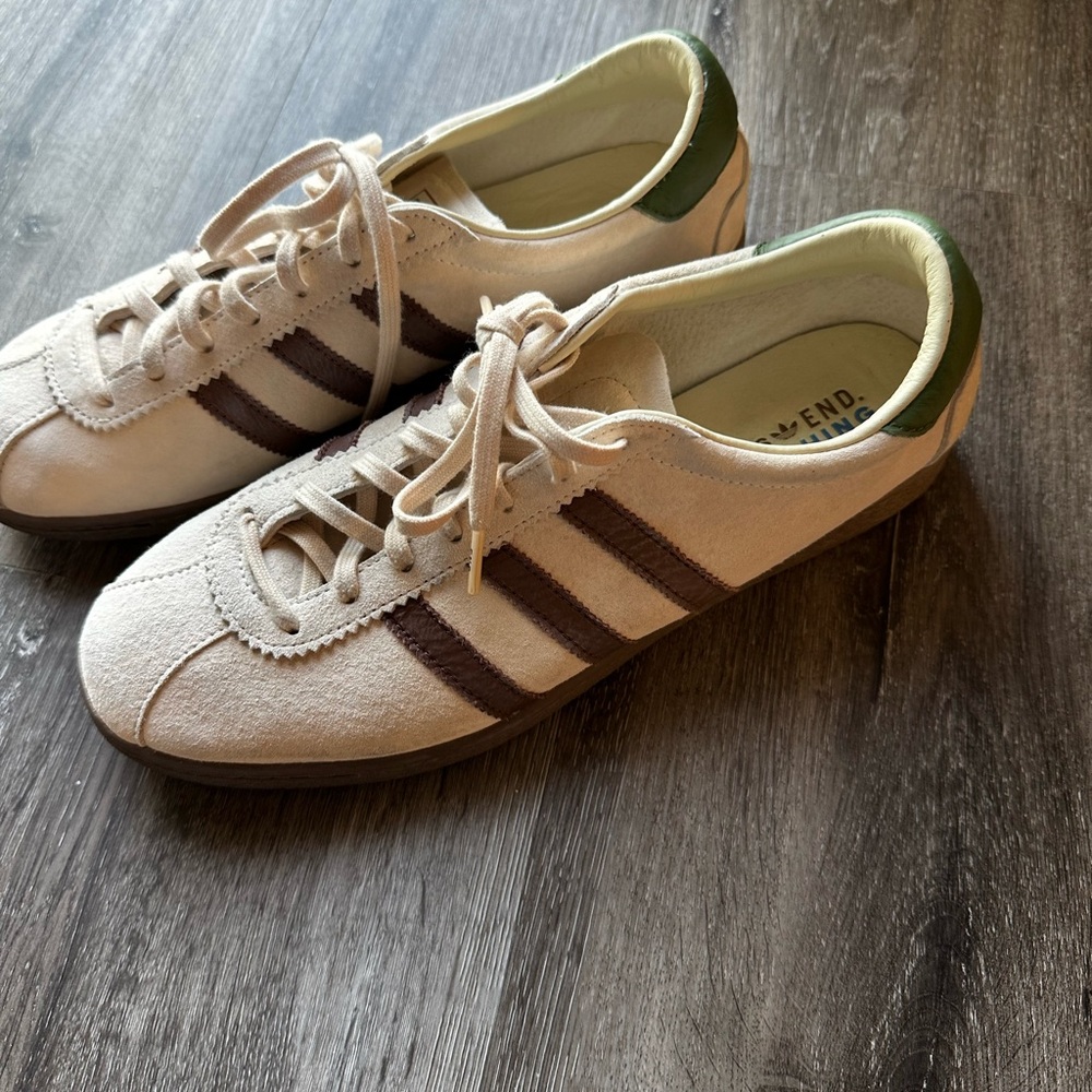 Adidas Flyfish Vintage-Style Trainers – Cream/Brown/Green – Size 10.5 (M)